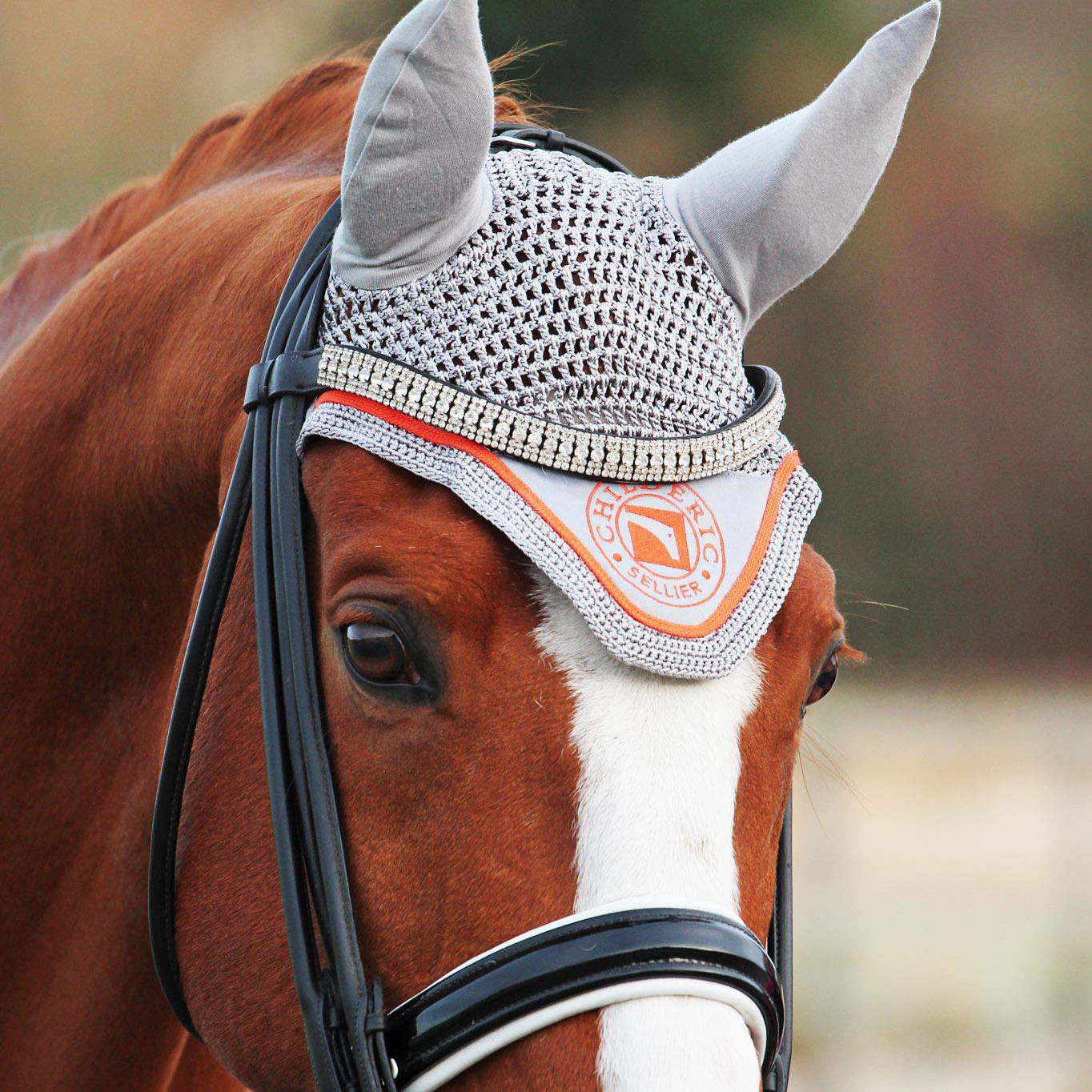 ear_net_childeric_grey_orange_elastic_antifly_crochet